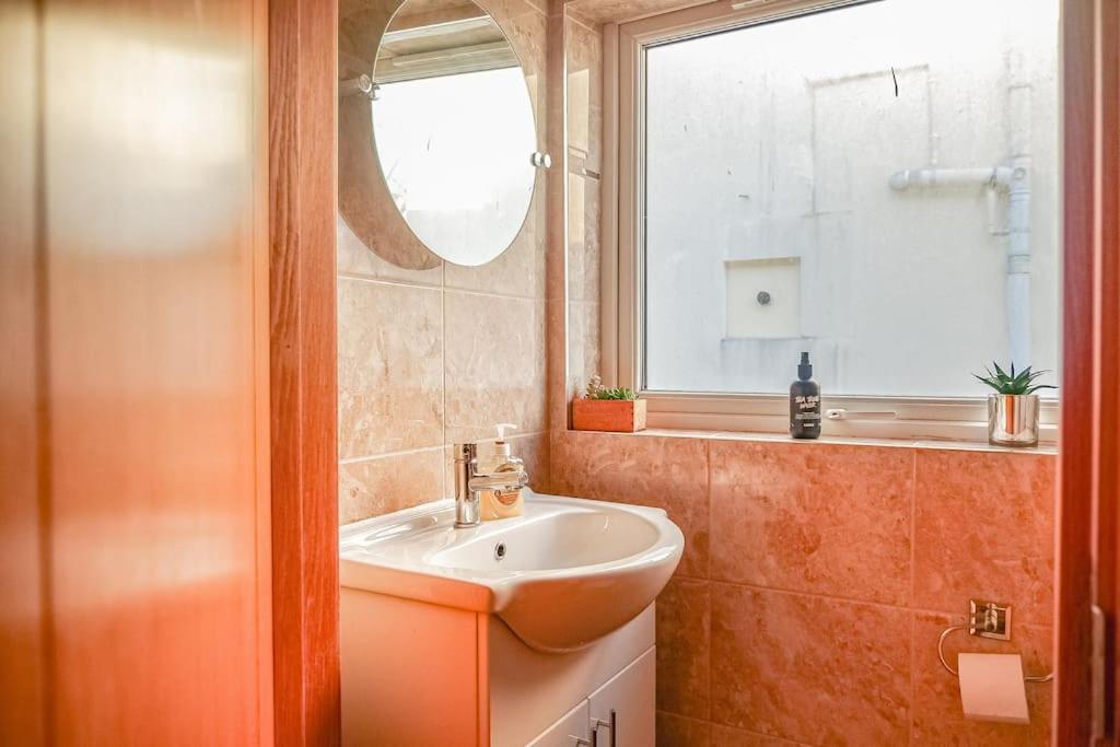 Charming City Centre Apartment Cardiff Luaran gambar